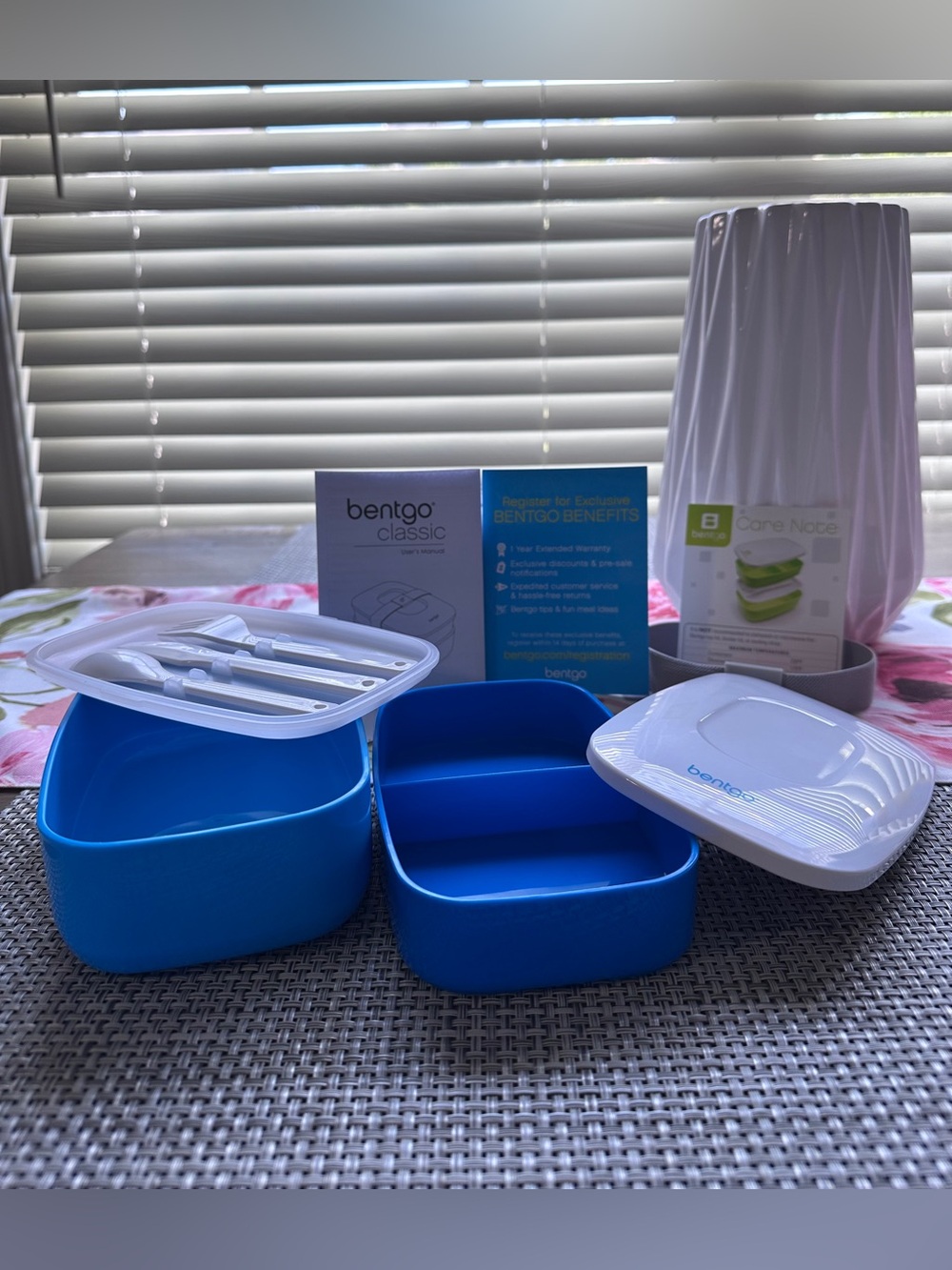 Bentgo Classic Stackable Lunch Box - Blue - Picture 5 of 6